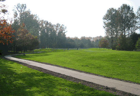 De aanleg van KoMex-paden op de golfbaan in Zeewolde.